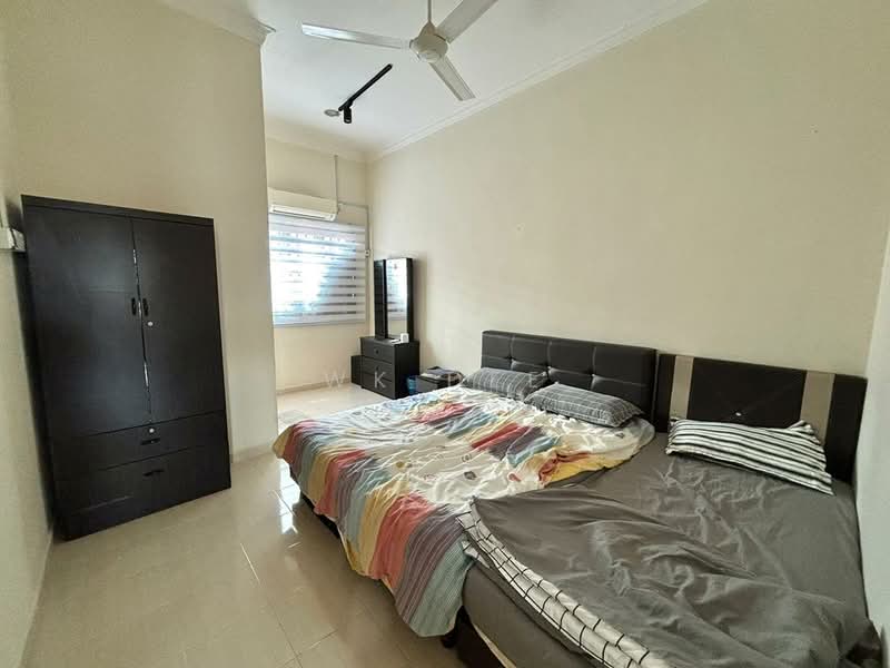 Rumah Teres 2 Tingkat untuk Dijual di Taman Damai (Batu Pahat) - WK Dee - Bedroom - PropertyGuru.com.my