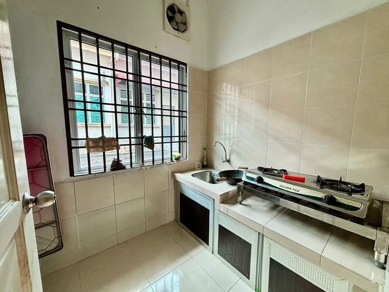 Rumah Teres 2 Tingkat untuk Dijual di Taman Damai (Batu Pahat) - WK Dee - Kitchen - PropertyGuru.com.my