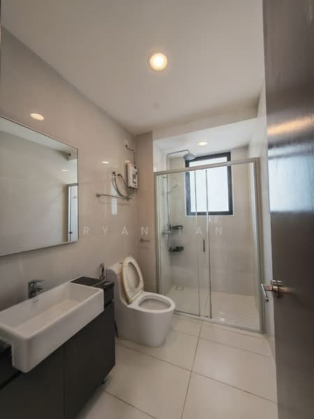 Service Residence for Sale at Paragon Residences @ Straits View - Ryan Tan - Bathroom - PropertyGuru.com.my