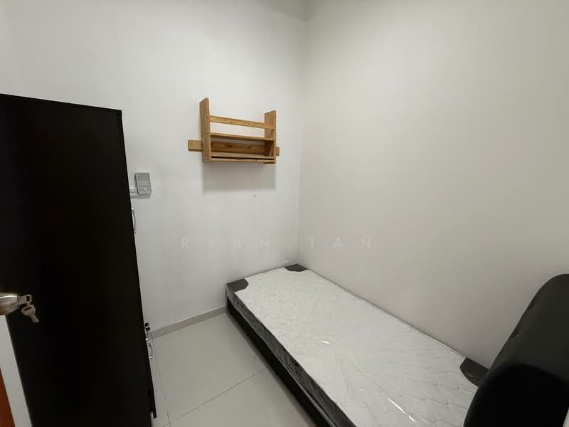 Service Residence for Sale at Paragon Residences @ Straits View - Ryan Tan - Bedroom - PropertyGuru.com.my