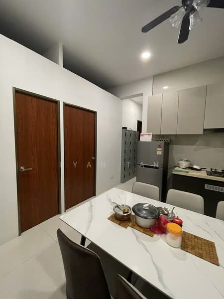 Service Residence for Sale at Paragon Residences @ Straits View - Ryan Tan - Kitchen - PropertyGuru.com.my