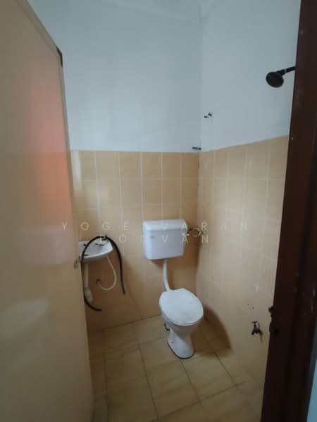 Rumah Teres untuk Disewa di Klang (Selangor) - Yogesvaran Poovan - Bathroom - PropertyGuru.com.my