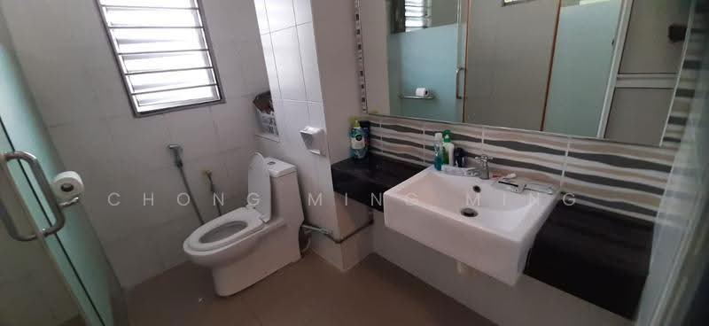Semi-Detached House for Sale in Seremban 2 (Negeri Sembilan) - Chong Ming Ming - Bathroom - PropertyGuru.com.my