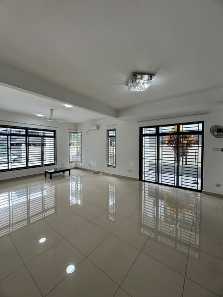 Rumah Berkembar untuk Dijual di Taman Desa Tebrau (Tebrau) - Celine Yong - Living Room - PropertyGuru.com.my