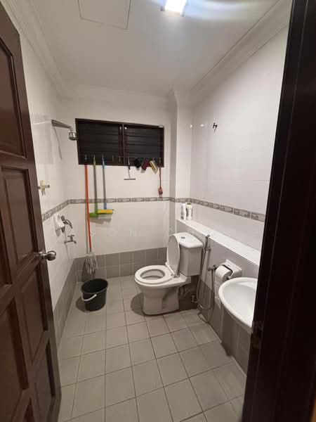Rumah Teres 2 Tingkat untuk Dijual di Putra Heights (Subang Jaya) - Jason Chong - Bathroom - PropertyGuru.com.my