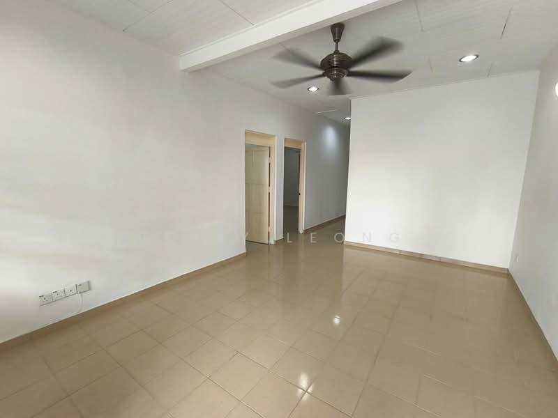 Rumah Teres untuk Disewa di Seksyen 8 (Petaling Jaya) - Terry Leong - Living Room - PropertyGuru.com.my