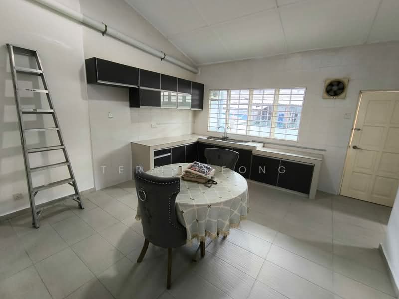 Rumah Teres untuk Disewa di Seksyen 8 (Petaling Jaya) - Terry Leong - Kitchen - PropertyGuru.com.my