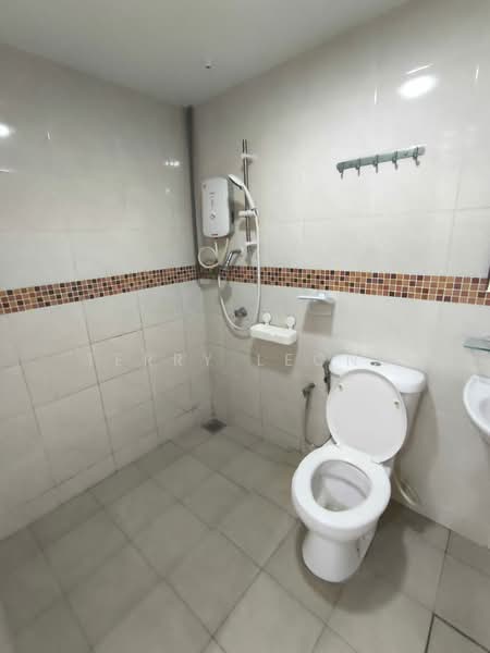 Rumah Teres untuk Disewa di Seksyen 8 (Petaling Jaya) - Terry Leong - Bathroom - PropertyGuru.com.my