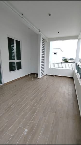 Kondominium untuk Dijual di Lucerne Residences - Alston Loh - Balcony - PropertyGuru.com.my