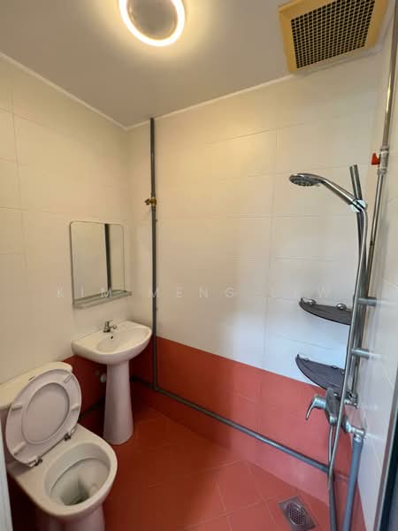 Rumah Teres 1.5 Tingkat untuk Disewa di Kepong (Kuala Lumpur) - Kim Meng Lew - Bathroom - PropertyGuru.com.my