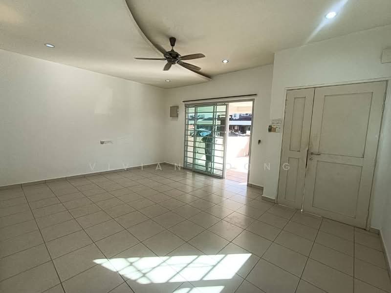 2-storey Terraced House for Sale in Ipoh (Perak) - Vivian Foong - Living Room - PropertyGuru.com.my