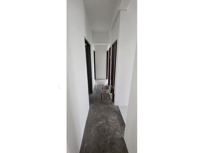 Rumah Flat untuk Disewa di Jasa - Le Ching . - Corridor - PropertyGuru.com.my
