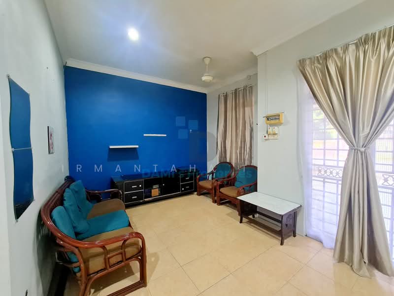 Rumah Teres 1 Tingkat untuk Dijual di Gong Badak (Kuala Nerus) - Irmantaha Tamin - Living Room - PropertyGuru.com.my