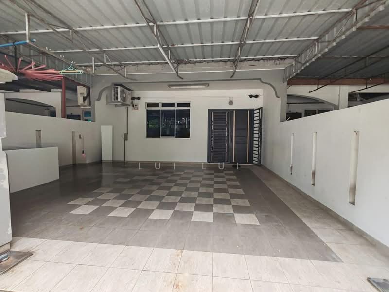 2-storey Terraced House for Sale in Taman Nusantara (Iskandar Puteri (Nusajaya)) - Lui Lui - Entrance - PropertyGuru.com.my