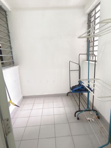 Service Residence for Sale at The Wharf Residence - YEN KEE LIONG - Balcony - PropertyGuru.com.my