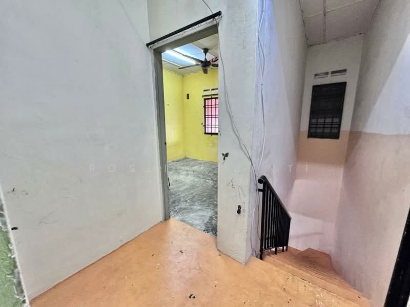 Rumah Teres 2 Tingkat untuk Dijual di Taman Pulai Indah (Johor Bahru) - Roslina Binti Kassim - Interior - PropertyGuru.com.my