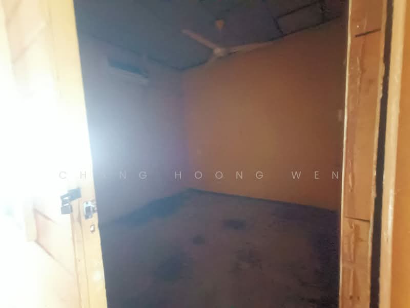 Shop / Office for Sale in Sungai Rengit (Pengerang) - Chang Hoong Wen - Interior - PropertyGuru.com.my