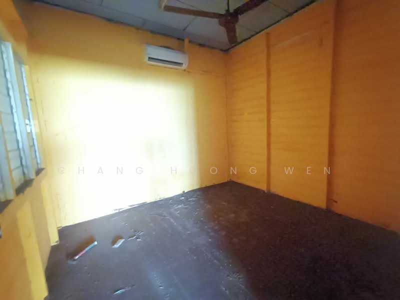 Shop / Office for Sale in Sungai Rengit (Pengerang) - Chang Hoong Wen - Interior - PropertyGuru.com.my