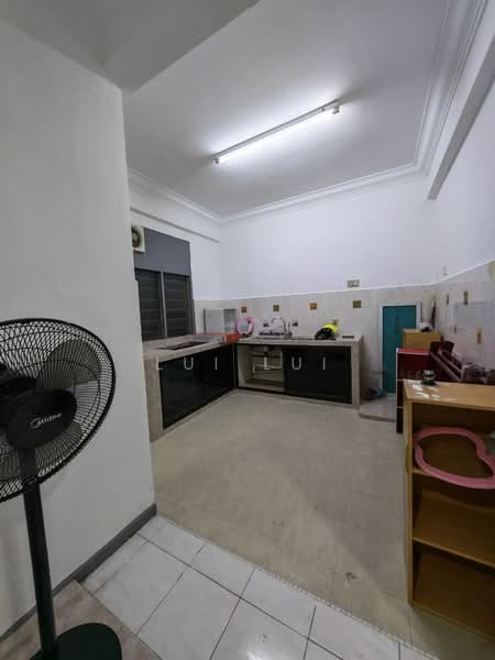 Apartment for Rent at Sri Awana Townhouse - Lui Lui - Kitchen - PropertyGuru.com.my