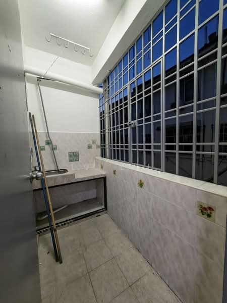Apartment for Rent at Sri Awana Townhouse - Lui Lui - Balcony - PropertyGuru.com.my