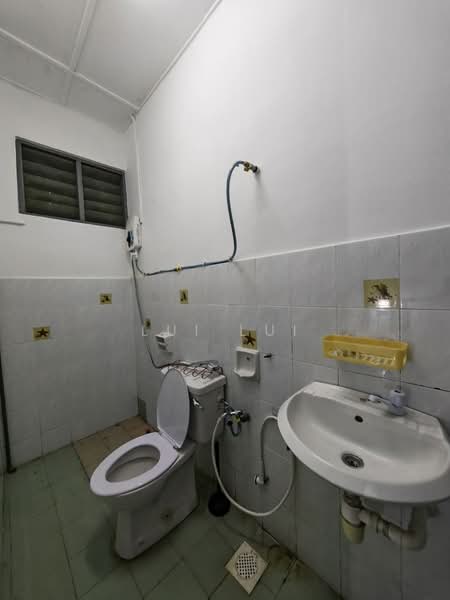 Apartment for Rent at Sri Awana Townhouse - Lui Lui - Bathroom - PropertyGuru.com.my