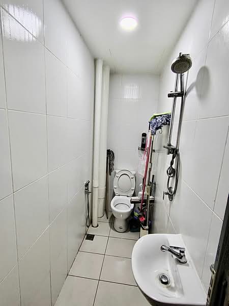 Condominium for Rent at The Latitude Condominium - Quvee Ooi - Bathroom - PropertyGuru.com.my
