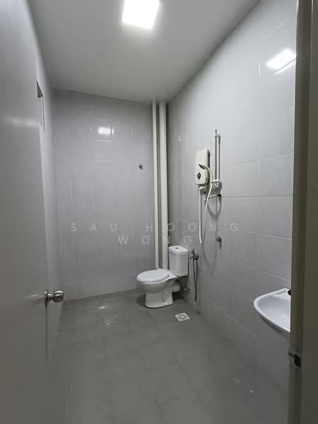 Apartment for Sale at Pangsapuri Setia Impian @ Kajang - Sau Hoong Wong - Bathroom - PropertyGuru.com.my