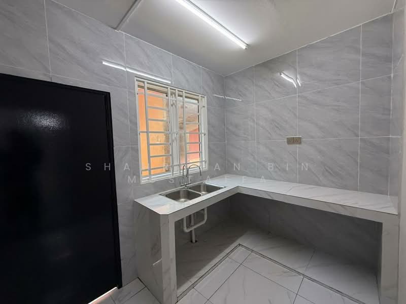 Rumah Teres 2 Tingkat untuk Dijual di Taman Bukit Jaya (Ulu Tiram) - Shahrizan Bin Mustaffa - Kitchen - PropertyGuru.com.my
