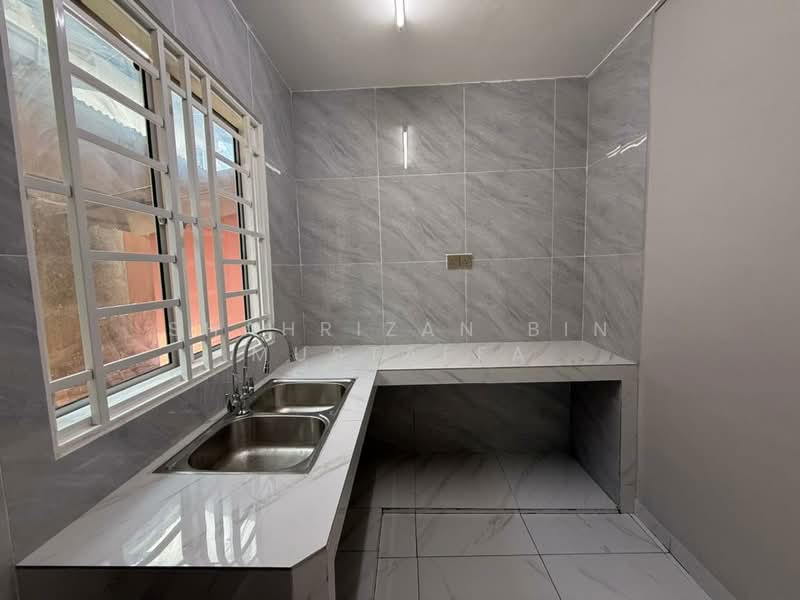Rumah Teres 2 Tingkat untuk Dijual di Taman Bukit Jaya (Ulu Tiram) - Shahrizan Bin Mustaffa - Kitchen - PropertyGuru.com.my