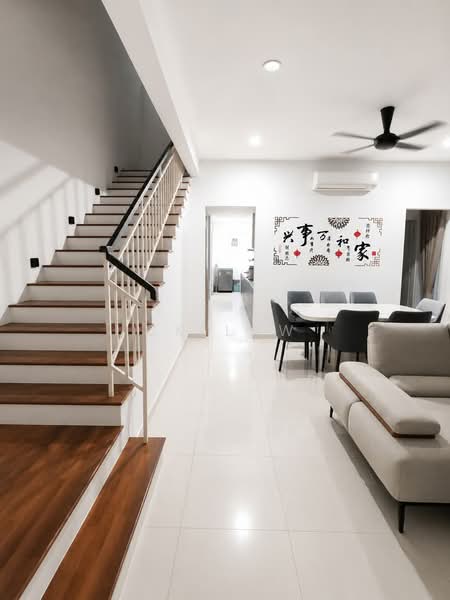 Rumah Kluster untuk Dijual di Eco Majestic (Semenyih) - CK Law - Living Room - PropertyGuru.com.my