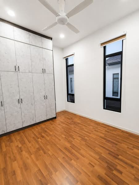 Rumah Kluster untuk Dijual di Eco Majestic (Semenyih) - CK Law - Bedroom - PropertyGuru.com.my