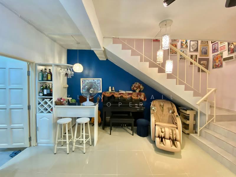 Rumah Teres 2 Tingkat untuk Dijual di Senai (Kulai) - Azlan Ismail aiproperty - Living Room - PropertyGuru.com.my