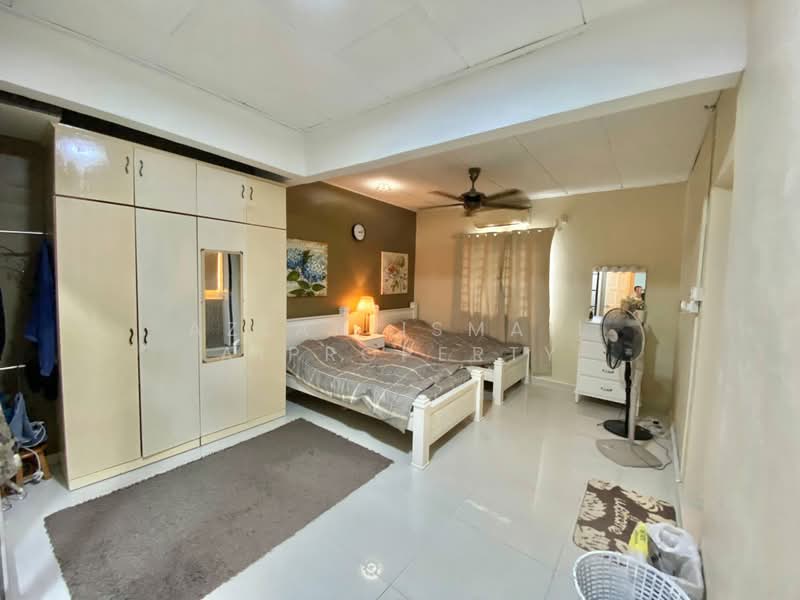 Rumah Teres 2 Tingkat untuk Dijual di Senai (Kulai) - Azlan Ismail aiproperty - Bedroom - PropertyGuru.com.my