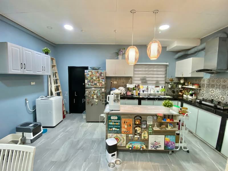 Rumah Teres 2 Tingkat untuk Dijual di Senai (Kulai) - Azlan Ismail aiproperty - Kitchen - PropertyGuru.com.my