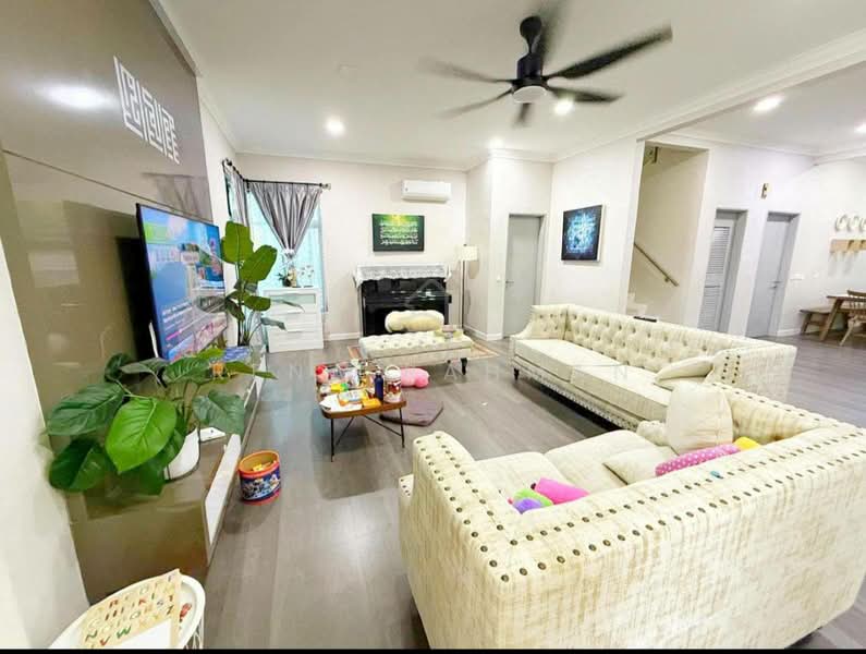 Rumah Berkembar untuk Dijual di S2 Heights (Seremban 2) - Rena Rahman - Living Room - PropertyGuru.com.my