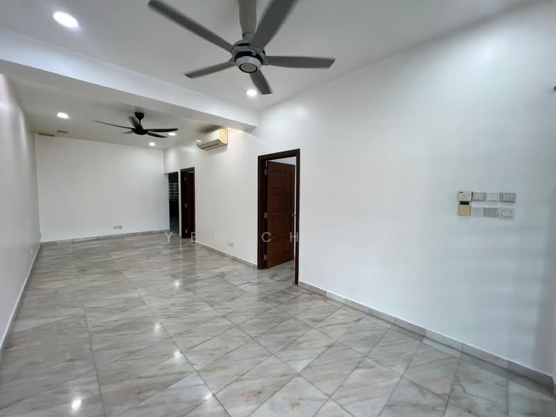 Rumah Teres 1.5 Tingkat untuk Disewa di Kepong Baru (Kepong) - Yen Ching - Living Room - PropertyGuru.com.my