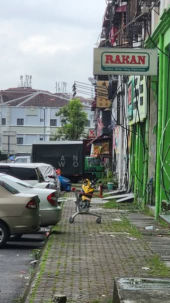 Shop for Rent in Kawasan Perniagaan Desa Ria (Balakong) - Andy Wong - Exterior - PropertyGuru.com.my