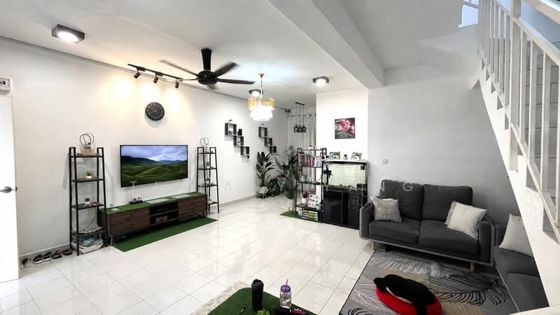 Rumah Teres 2 Tingkat untuk Dijual di Taman Bunga Raya (Serendah) - Tiffany Yang - Ruang Tamu - PropertyGuru.com.my