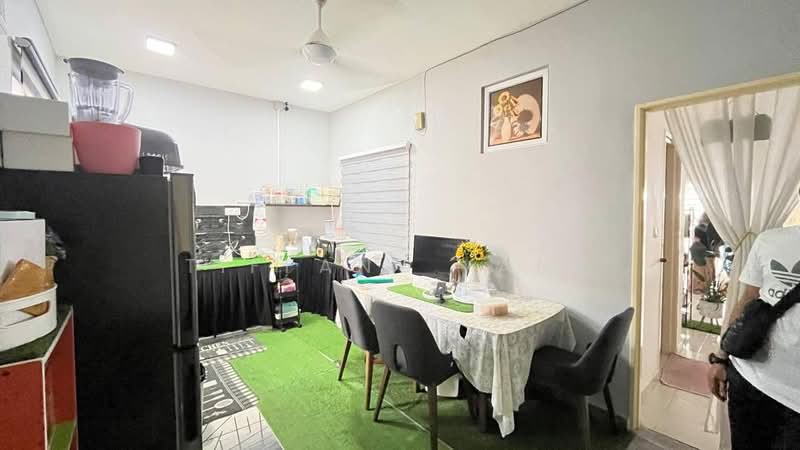 Rumah Teres 2 Tingkat untuk Dijual di Taman Bunga Raya (Serendah) - Tiffany Yang - Dining Area - PropertyGuru.com.my