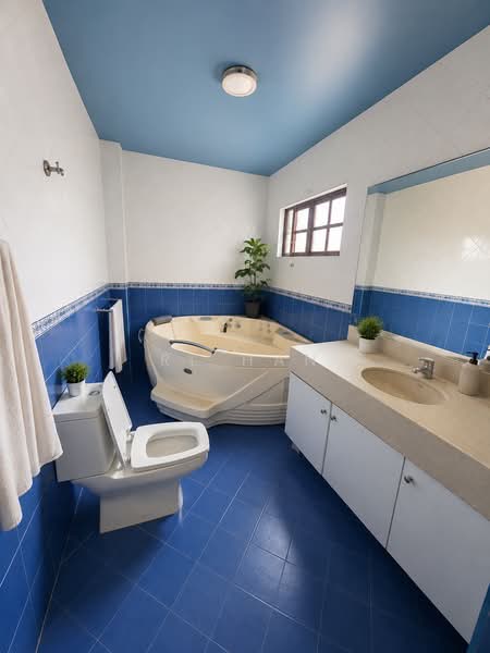 Rumah Teres 2 Tingkat untuk Dijual di SS18 (Subang Jaya) - RL Han - Bathroom - PropertyGuru.com.my