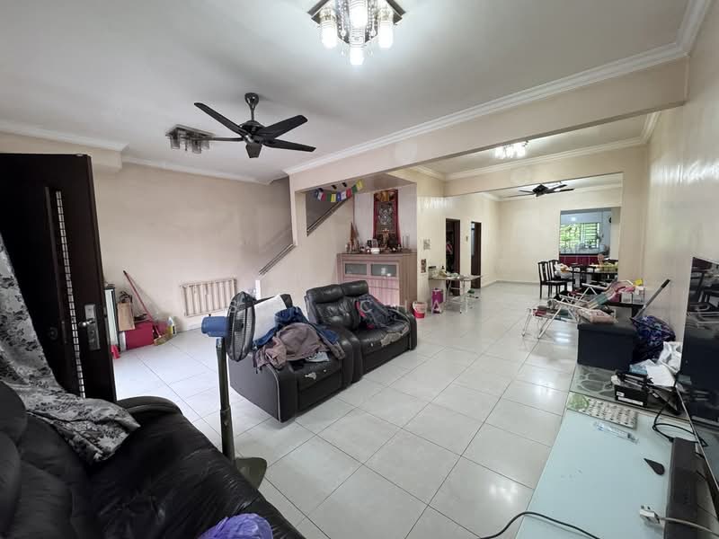 2.5-storey Terraced House for Sale in Taman Seri Orkid (Skudai) - Sam Chai - Living Room - PropertyGuru.com.my