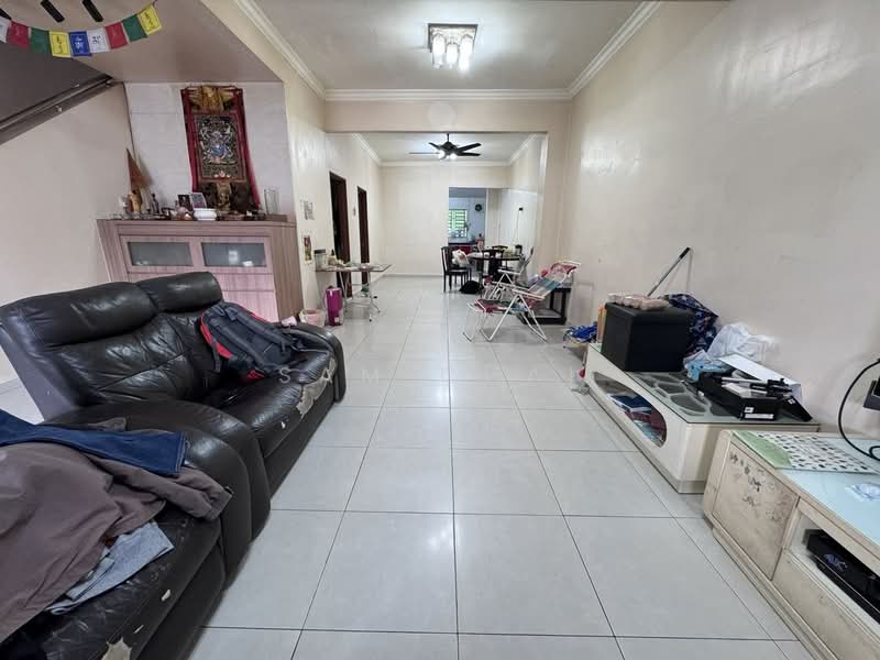 2.5-storey Terraced House for Sale in Taman Seri Orkid (Skudai) - Sam Chai - Living Room - PropertyGuru.com.my