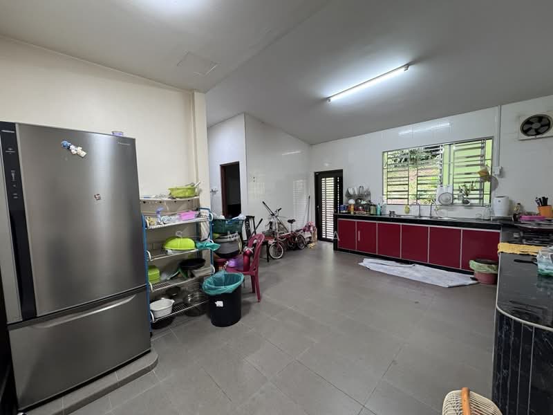 2.5-storey Terraced House for Sale in Taman Seri Orkid (Skudai) - Sam Chai - Kitchen - PropertyGuru.com.my