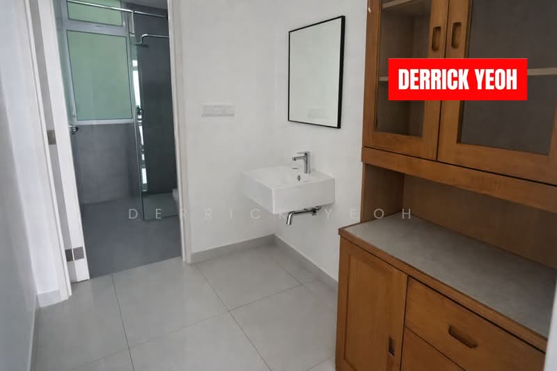 Kondominium untuk Disewa di Ferringhi Residence 2 - Derrick Yeoh - Bathroom - PropertyGuru.com.my