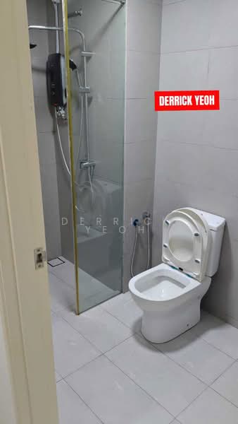 Kondominium untuk Disewa di Ferringhi Residence 2 - Derrick Yeoh - Bathroom - PropertyGuru.com.my