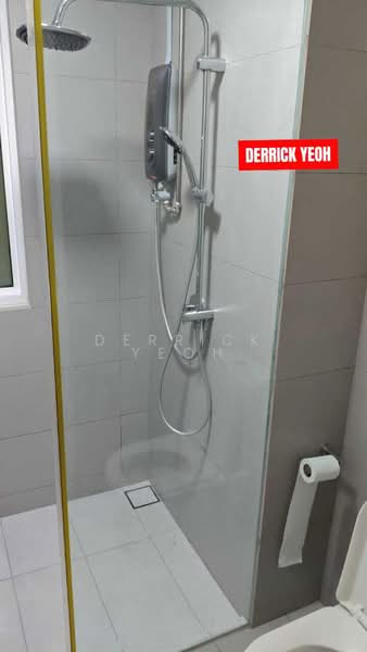 Kondominium untuk Disewa di Ferringhi Residence 2 - Derrick Yeoh - Bathroom - PropertyGuru.com.my