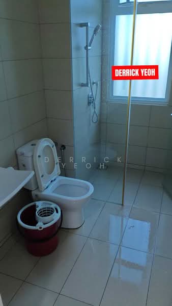 Kondominium untuk Disewa di Ferringhi Residence 2 - Derrick Yeoh - Bathroom - PropertyGuru.com.my