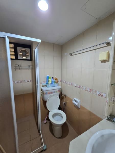 Kondominium untuk Dijual di Sunny Ville Condominium - A Ee Ee - Bathroom - PropertyGuru.com.my