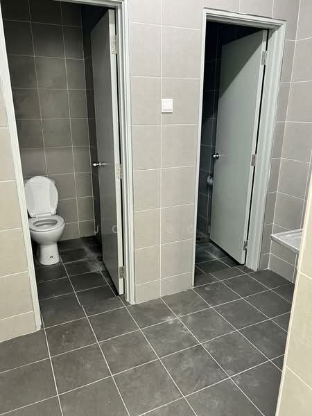 Semi-D Factory for Rent in Rawang (Selangor) - JC Looi - Bathroom - PropertyGuru.com.my