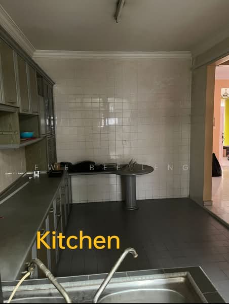 Semi-Detached House for Sale in Taman Molek (Johor Bahru) - Ewe Bee Leng - Kitchen - PropertyGuru.com.my